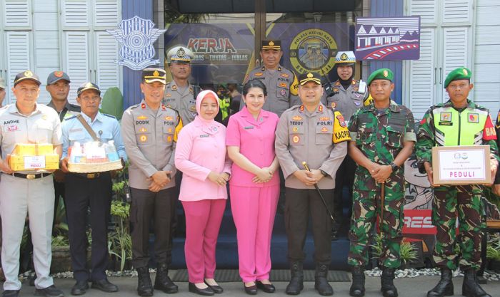 Kapolres Kediri Kota dan Dandim 0809 Kunjungi Personel yang Jaga di Pospam