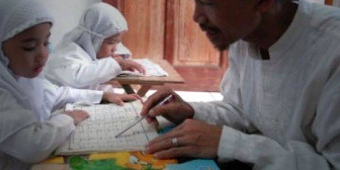 Guru Ngaji di Jakarta  Akan Dapat Gaji Bulanan