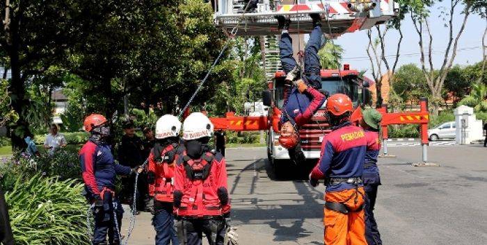 Dinas Kebakaran Kota Surabaya Gelar Latihan Simulasi Penanganan Kebakaran