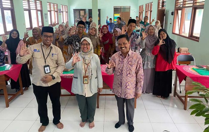 Gandeng SMK Mambahul Ihsan, PT Smelting Gelar Pelatihan Kurikulum PLH Mangrove