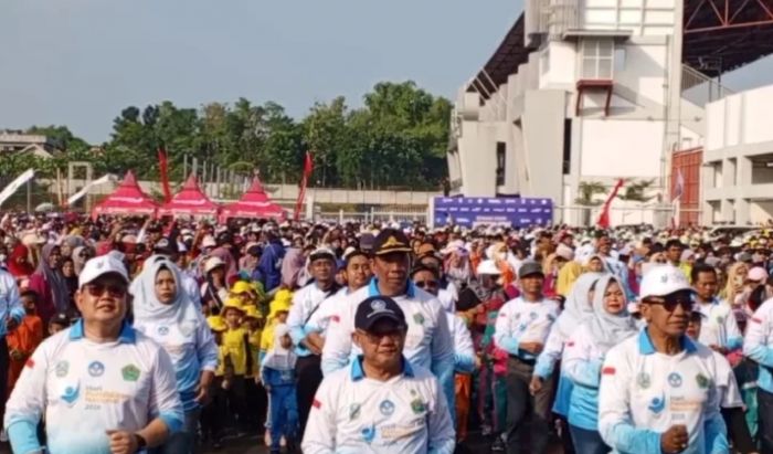 Dihadiri Mendikdasmen, Puluhan Siswa Pingsan Saat Senam Anak Indonesia Sehat di Pamekasan