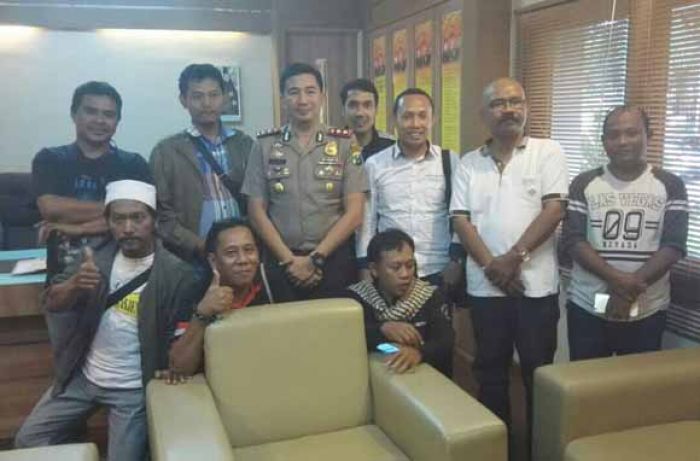 Apresiasi Kinerja Selama Menjabat Kapolres Gresik, KWG Beri Penghargaan AKBP Adex