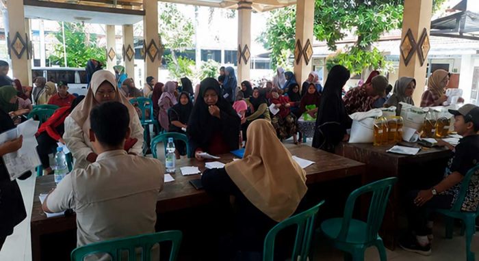 Bulog Mojokerto Salurkan Bantuan Pangan Jelang Idul Adha