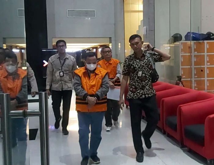 KPK Resmi Tahan Bupati dan Kadis PUPP Situbondo dalam Dugaan Korupsi Dana PEN