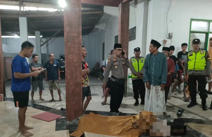 Pria Asal Pacitan Ditemukan Tewas di Serambi Musala, Polres Tulungangug Lakukan Penyelidikan