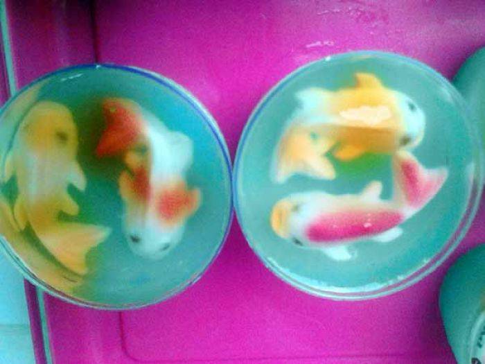 Ada Ikan dan Bunga dalam Puding “Bu Bambang Cake”