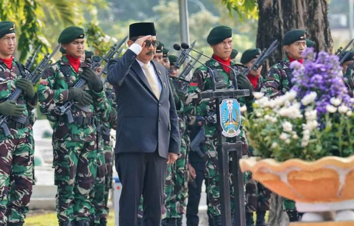 Ketua DPRD Jatim Pimpin Upacara Hari Pahlawan 2024 di TMP Sepuluh Nopember 1945