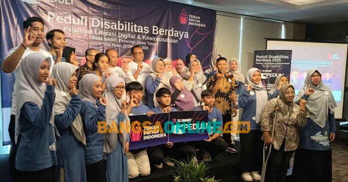 XLSMART Latih Teman Disabilitas Kediri Jadi Wirausaha Digital Mandiri