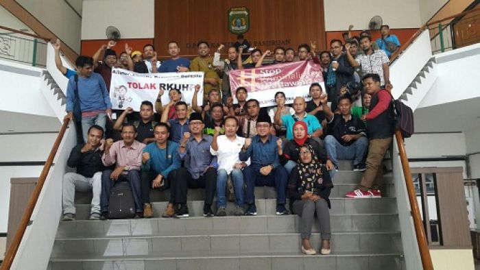 Wartawan Pasuruan Demo ke DPRD