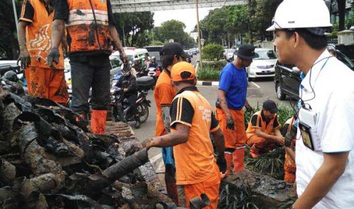 Selidiki Dugaan Sabotase Penyumbatan Drainase Jl Medan Merdeka, Polda Metro Bentuk Timsus 