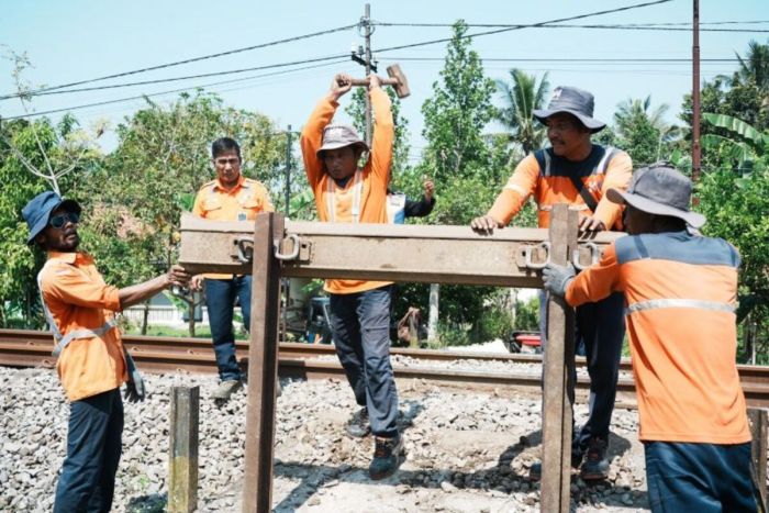 KAI Daop 9 Jember Tutup 11 Perlintasan Liar usai Tiga Insiden Kecelakaan Kereta