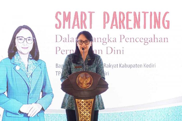 Cegah Pernikahan Dini, Pemkab Kediri Bersama TP PKK Gelar Smart Parenting