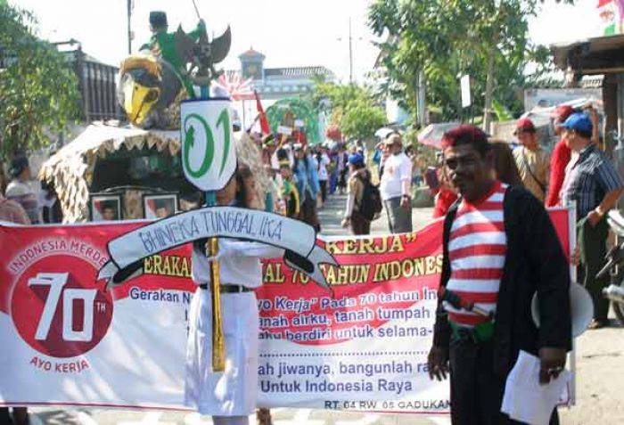 Karnaval HUT Kemerdekaan di Morokrembangan Surabaya Berlangsung Meriah