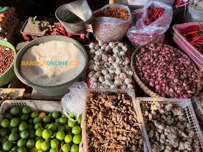 Update Harga Sembako Jatim 9 November 2025: Cabai Keriting Rp49.251/kg, Beras Medium Rp12.869/kg