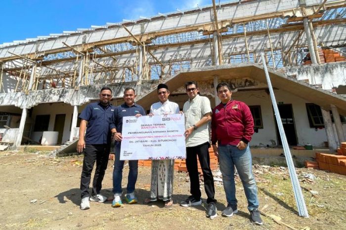 SIG Salurkan Bantuan untuk Santri serta Komunitas Anak Muda di Situbondo dan Bondowoso SIG Salurkan Bantuan untuk Santri serta Komunitas Anak Muda di Situbondo dan Bondowoso