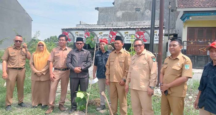Pemdes Kejapanan Gencarkan Edukasi Sekolah Aman Bencana dan Aksi Tanam Pohon