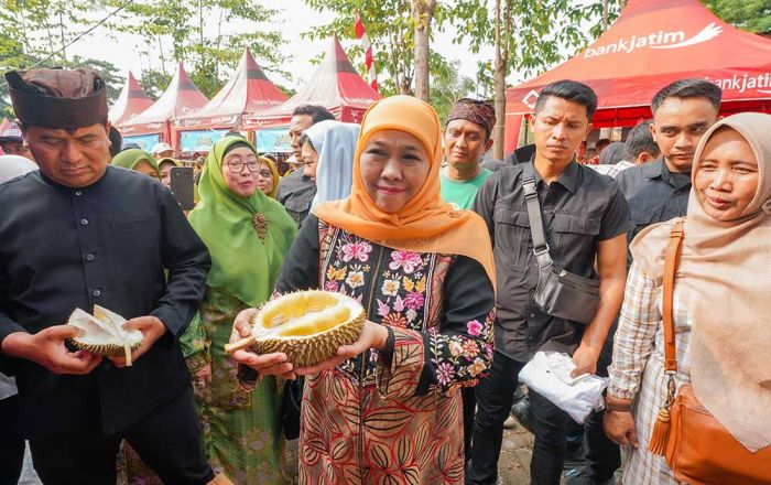 Nikmat dan Meriahnya Bazar Durian Khas Pasuruan, Jenis Kasmin Jadi Favorit Khofifah