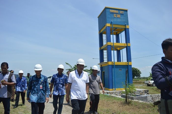 Bupati Sambari Sidak Proyek 1.000 Sumur Bor