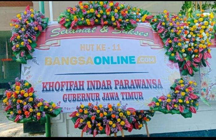 Karangan Bunga HUT ke-11 BANGSAONLINE, Mulai Gubernur, Kepala Badan Penyelenggara Haji hingga PWI Karangan Bunga HUT ke-11 BANGSAONLINE, Mulai Gubernur, Kepala Badan Penyelenggara Haji hingga PWI