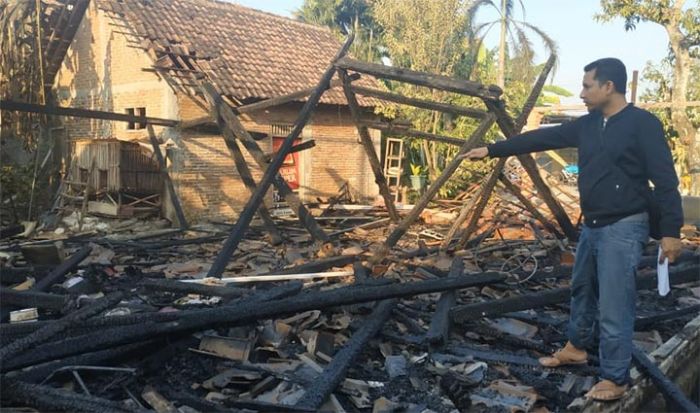 Api Hanguskan Rumah Nenek Sebatang Kara di Ngawi