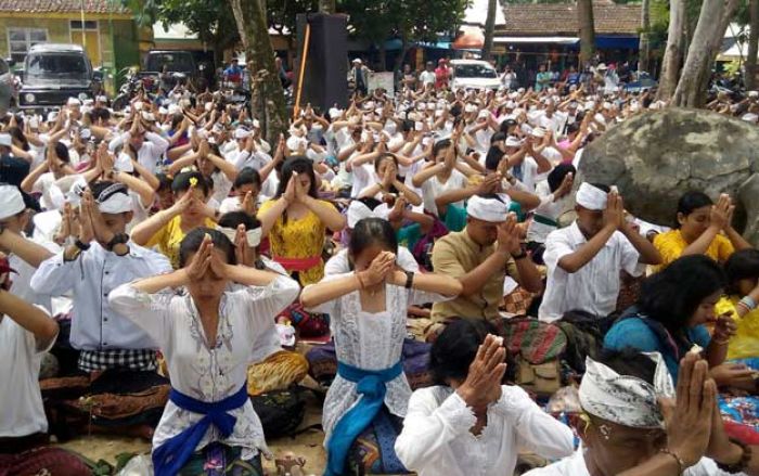 Jelang Hari Raya Nyepi, Ribuan Umat Hindu Gelar Upacara Jalanidhi Puja