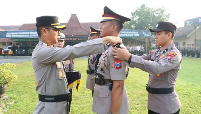 Kapolres Mojokerto Kota Pimpin Sertijab Kasatlantas Kapolres Mojokerto Kota Pimpin Sertijab Kasatlantas