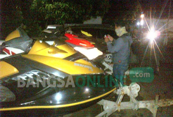 10 Jam Geledah 2 Rumah Bupati Mojokerto: KPK Amankan 5 Jet Ski, 6 Mobil Mewah, dan 2 Motor