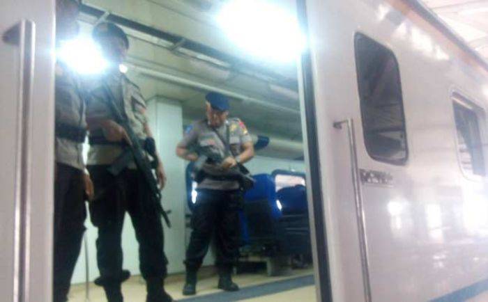 Jelang Arus Mudik, Brimob Bojonegoro Mulai Perketat Pengamanan di Stasiun