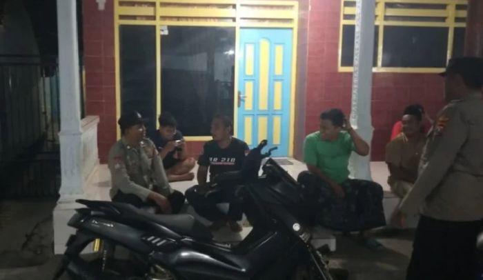 Patroli Malam di Banyuanyar, Polsek Sampang Kota Ajak Pemuda Optimalkan Pos Ronda