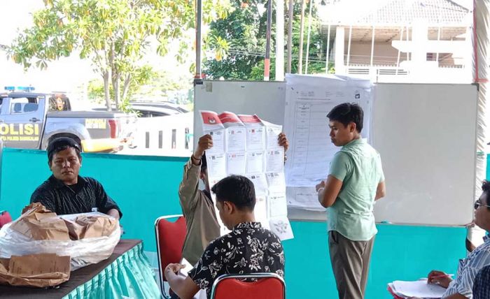 Ditolak Saksi, 31 TPS Hitung Ulang di Kantor KPU Bangkalan