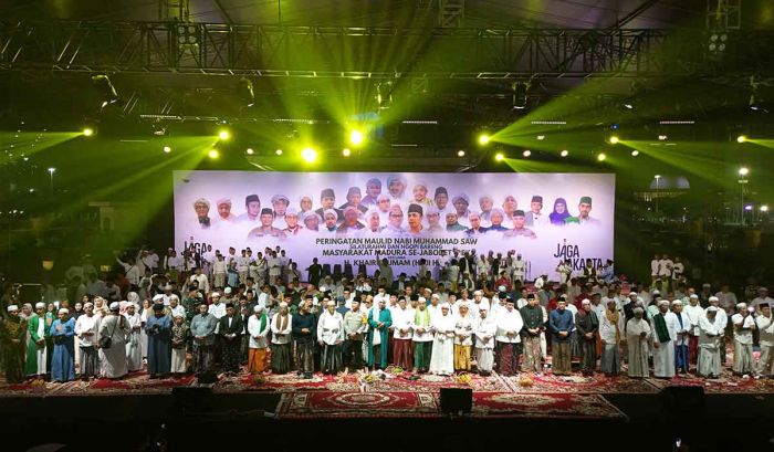 Ribuan Warga Madura Padati Monas, Peringati Maulid dan Silaturahmi Penuh Keberkahan Ribuan Warga Madura Padati Monas, Peringati Maulid dan Silaturahmi Penuh Keberkahan