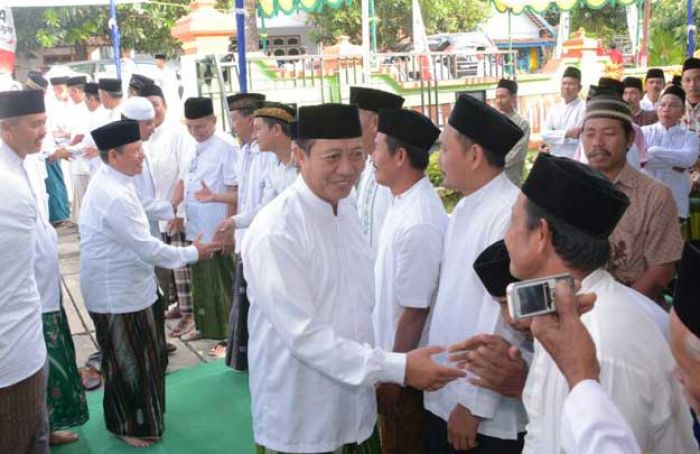 Safari Ramadan ke 20 Kecamatan, Bupati dan Wabup Tuban Bagikan Berbagai Bantuan