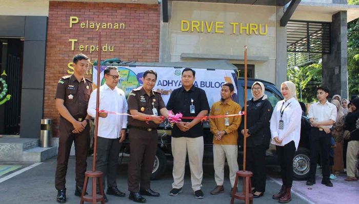 Kejari Kabupaten Probolinggo Launching Adhyaksa Bulog Mart Mobile