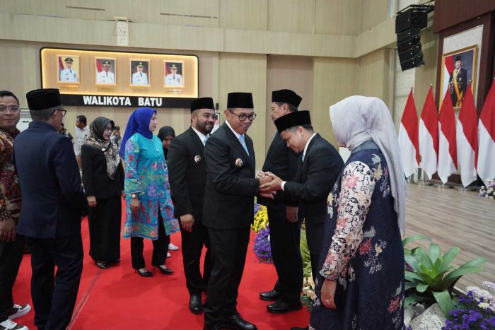 Wali Kota Batu Lantik Dewas dan Direksi Perumdam Among Tirto Masa Bhakti 2025-2030 Wali Kota Batu Lantik Dewas dan Direksi Perumdam Among Tirto Masa Bhakti 2025-2030