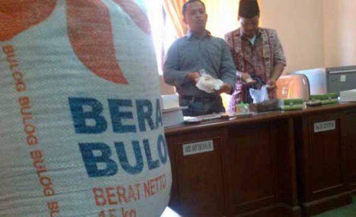 Gudang Bulog Sampang Diduga Kurangi Timbangan Raskin