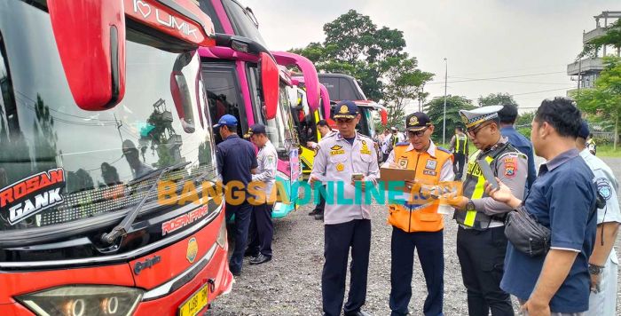 Ramp Check Bus Wisata di Pasuruan, Sejumlah Armada Dilarang Beroperasi