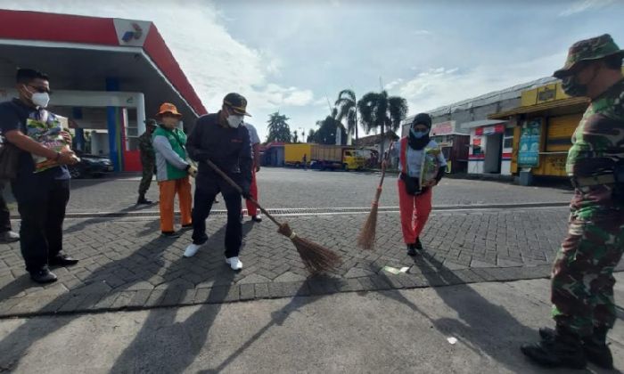 Jumat Berkah, Pj. Bupati Sidoarjo Pimpin Bersih-bersih di Dua Kecamatan Sekaligus