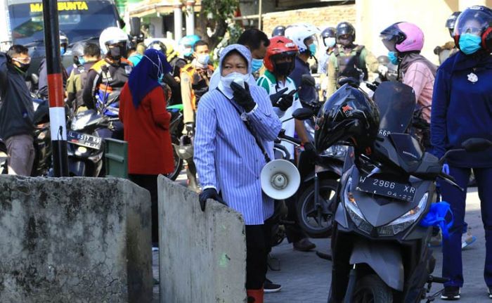 Wali Kota Risma Beri Imbauan ke Warga Surabaya Utara Pakai Bahasa Madura