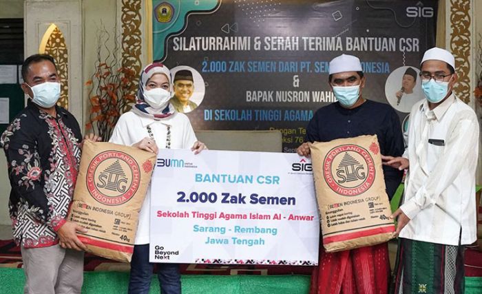 SIG Salurkan Bantuan 2.000 Sak Semen untuk Pembangunan Gedung STAI Al-Anwar Rembang
