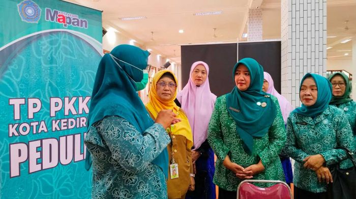 TP PKK Kota Kediri Gelar Cek Kesehatan Gratis di Ponpes Wali Barokah
