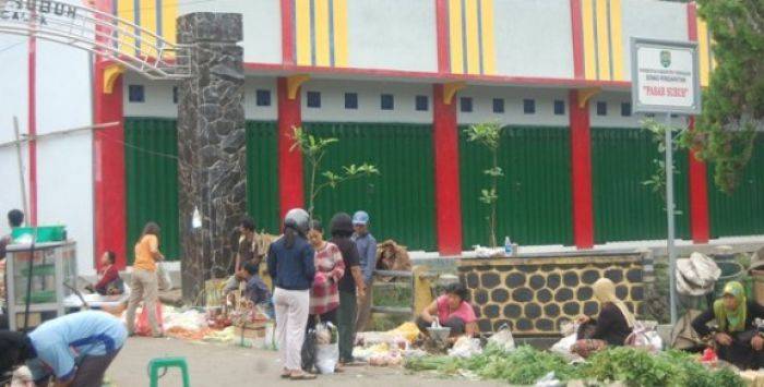 Tidak Bisa Menempati Kios yang Baru, Pedagang Pasar Subuh Trenggalek Mulai Resah