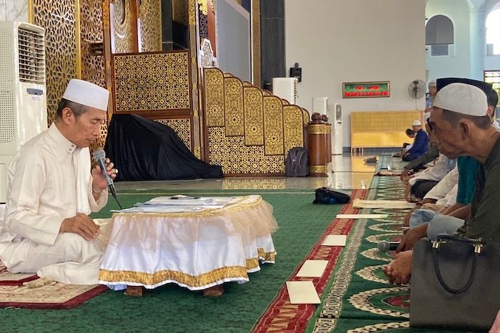 Masjid Al-Akbar Terima Dua Orang Berikrar Syahadat, KH Syarifuddin: Hijrah Harus Sungguh-Sungguh