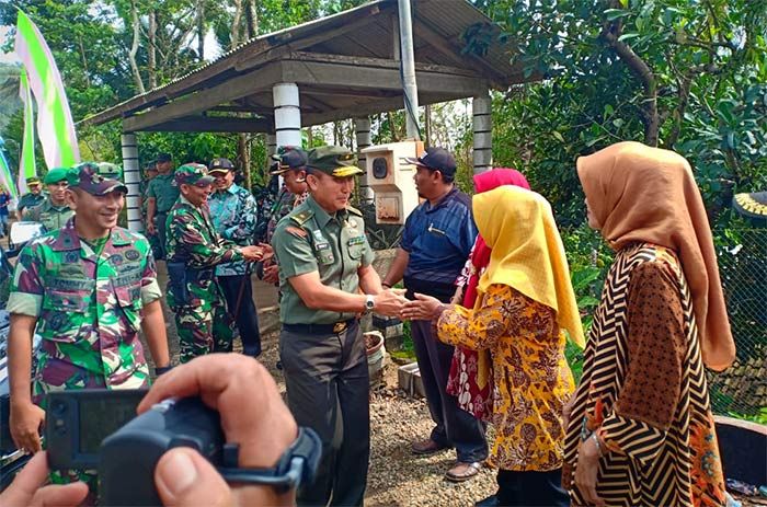 Brigjen TNI Steverly Kunjungi Pacitan, Tinjau Kegiatan TMMD ke-103