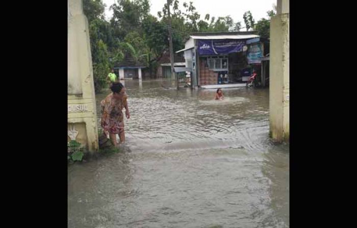 Banjir Luapan Kali Lamong Terjang Benjeng dan Balongpanggang