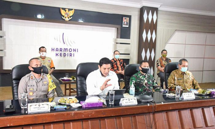 ​Wali Kota Kediri Simak Arahan Presiden Joko Widodo Soal Penanganan Covid-19 Melalui Vidcon