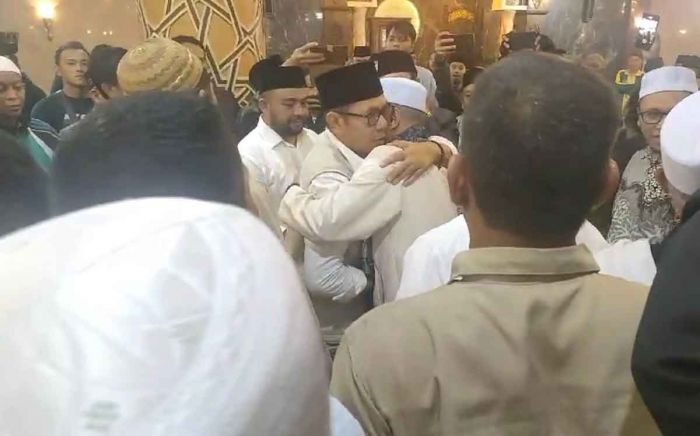 Unggul Quick Count, Nurochman-Heli dan Relawan Sujud Syukur di Masjid An Nur