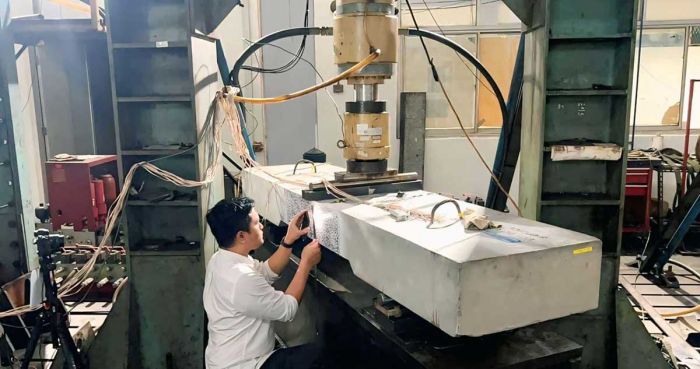 Disertasi Doktor ITS Tawarkan Inovasi Slab Track Kereta Cepat