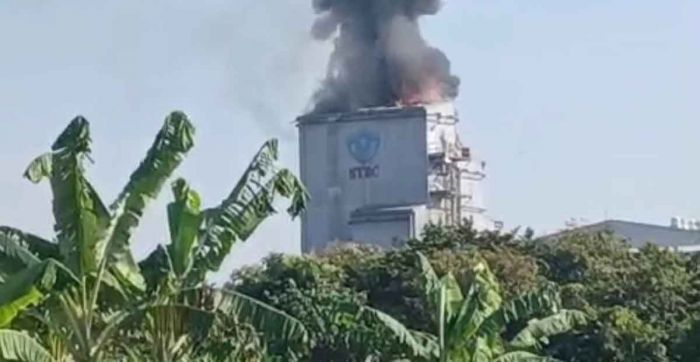 Kebakaran Pabrik Kimia di Pasuruan Picu Kepanikan Warga, 2 Buruh Alami Luka Bakar Kebakaran Pabrik Kimia di Pasuruan Picu Kepanikan Warga, 2 Buruh Alami Luka Bakar