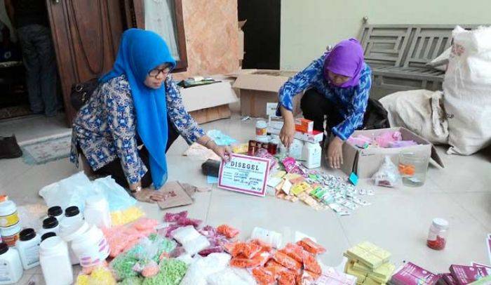 BPOM Gerebek Rumah Pemroduksi Puluhan Ribu Obat Racikan di Jombang