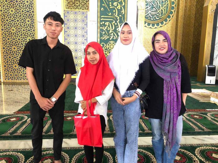 Yakini Kebenaran Islam, Wanita Asal Palu Sulteng Ikrar Syahadat di Masjid Al-Akbar
